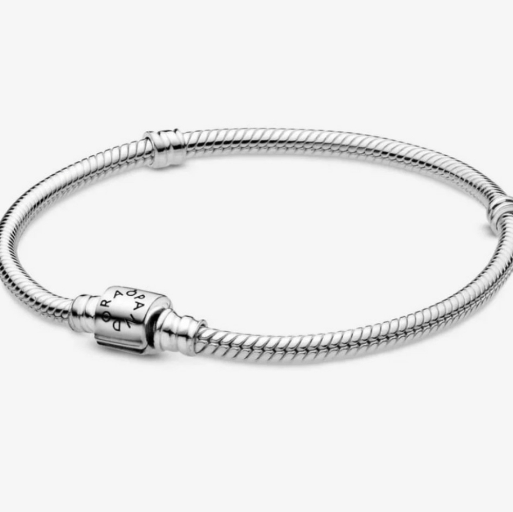 ❗️❌SOLD❌ ❗️Pandora Barrel Clasp Snake Chain Bracelet